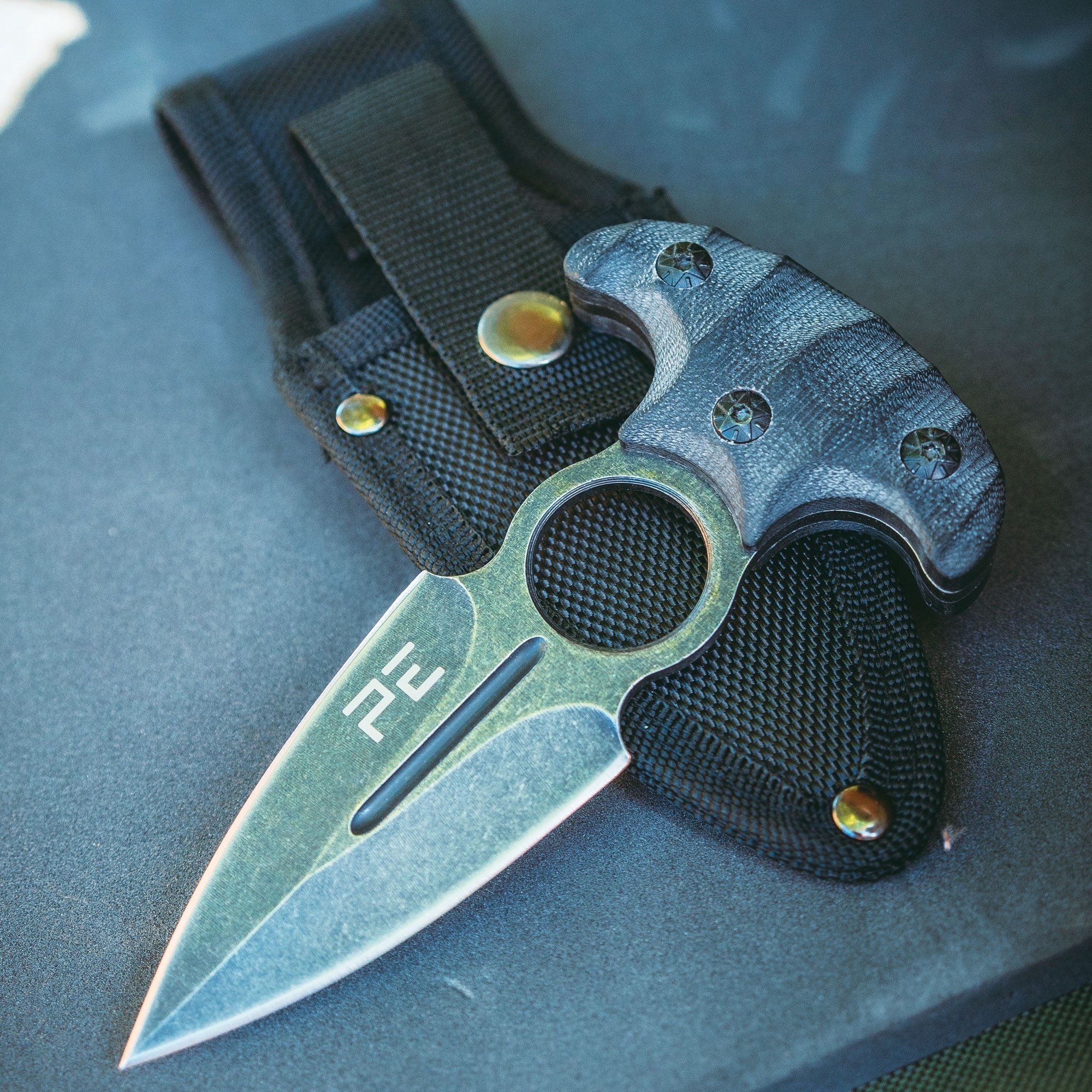 COUTEAU DE COMBAT TACTICAL 14 CM  - 4 COUTEAU DE COMBAT TACTICAL 14 CM  - 4