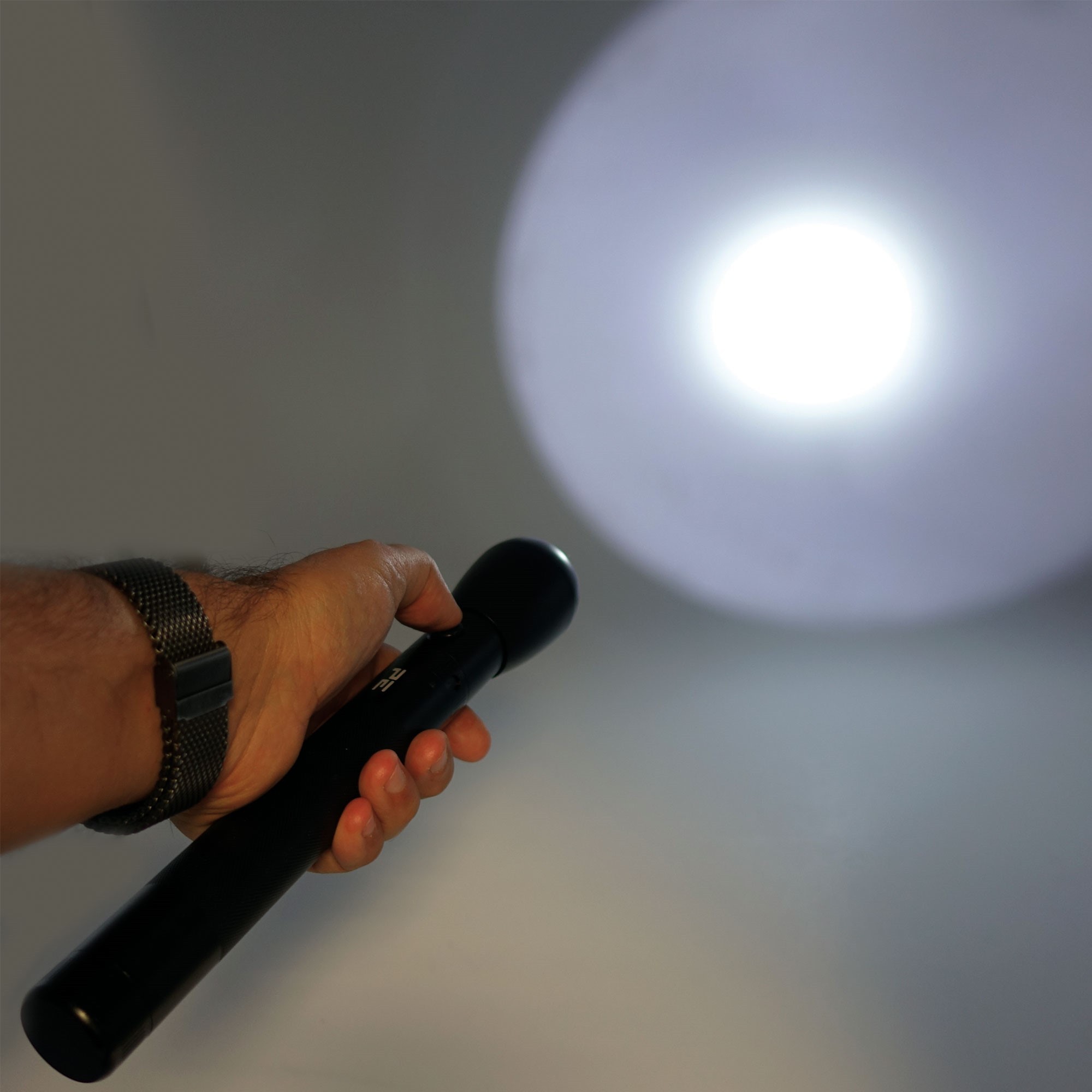 LAMPE TORCHE  NOIR RECHARGEABLE  - 2 LAMPE TORCHE  NOIR RECHARGEABLE  - 2